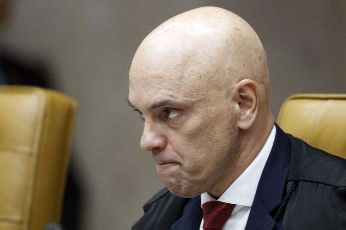 moraes-nega-carlos-e-eduardo-bolsonaro-como-testemunhas-de-filipe-martins