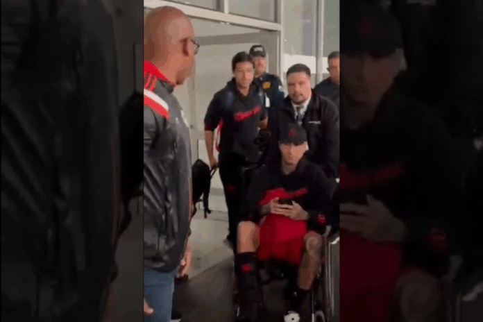 video:-pulgar-chega-ao-rio-em-cadeira-de-rodas-apos-lesao-no-mundial