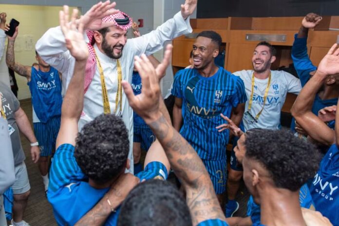 video:-jogadores-do-al-hilal-comemoram-“bicho”-apos-vitoria-no-mundial