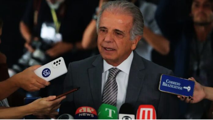“estamos-parados.-nossa-defesa-nao-e-compativel-com-o-que-nos-queremos-ser”,-diz-ministro