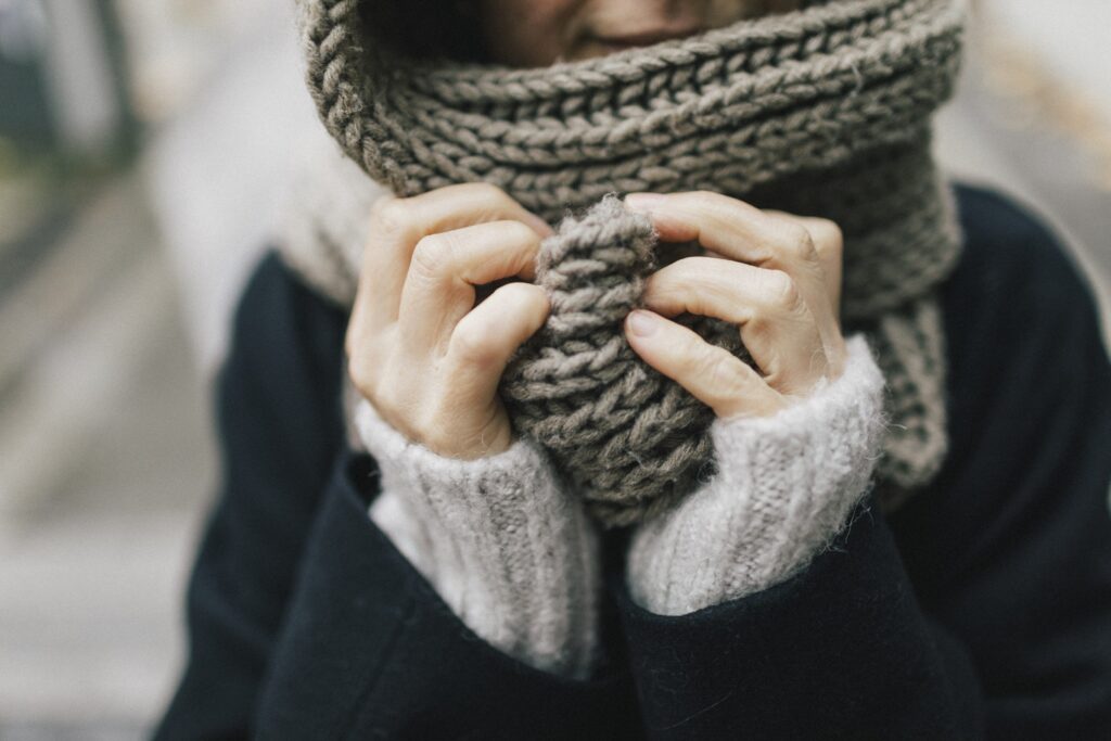 saiba-por-que-as-mulheres-sentem-mais-frio-que-os-homens