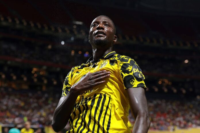 mundial:-borussia-dortmund-vence-monterrey-e-pega-real-nas-quartas