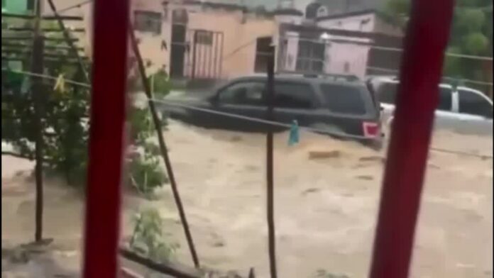 tempestade-barry-causa-enchentes-e-destruicao-no-mexico