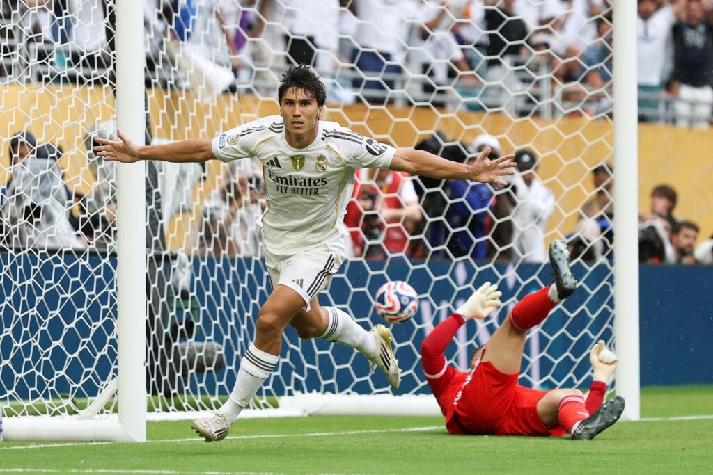 mundial:-real-madrid-derrota-a-juventus-e-avanca-as-quartas-de-final