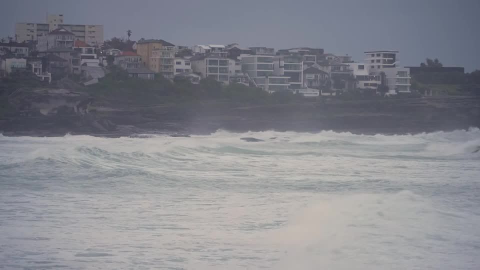 ciclone-bomba-deixa-mais-de-35-mil-propriedades-sem-luz-na-australia