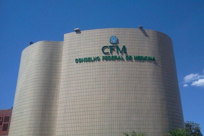 usp-critica-norma-do-cfm-que-proibe-terapia-hormonal-a-jovens-trans