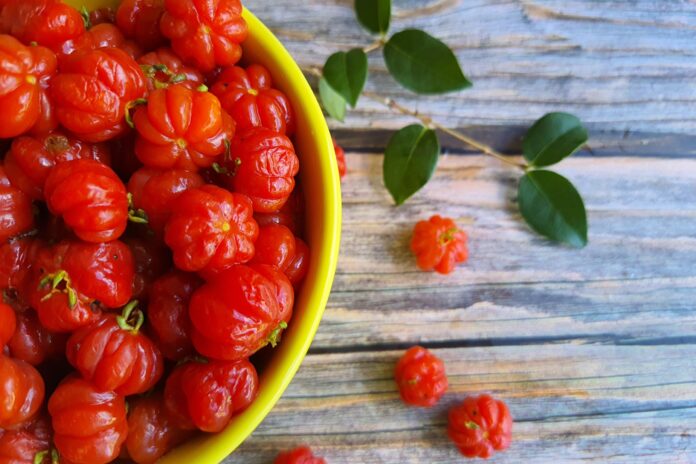 cheia-de-vitamina-c!-confira-5-beneficios-da-pitanga-para-a-saude