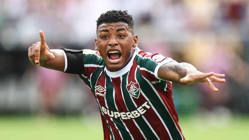 heroi-do-fluminense-contra-o-al-hilal,-hercules-e-eleito-melhor-em-campo