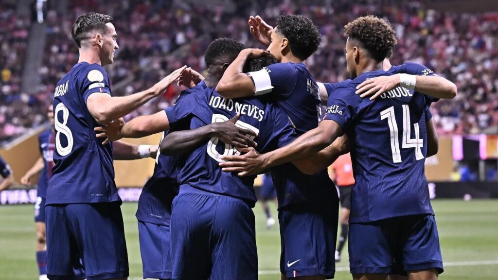 psg:-estrela-assume-favoritismo-e-dedica-vitoria-a-diogo-jota-e-andre-silva
