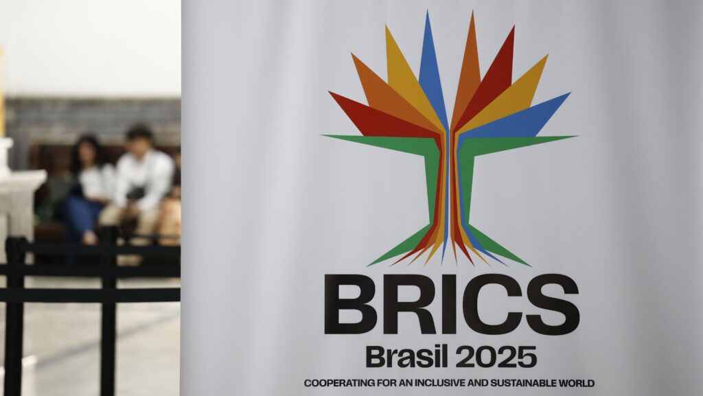 criticas-a-israel,-protecionismo:-a-madrugada-agitada-ate-o-acordo-do-brics