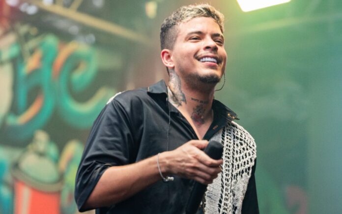 felipe-amorim-brilha-entre-as-mais-ouvidas-do-spotify-brasil-com-o-hit-‘eu-vou-na-sua-casa’