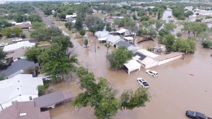 enchentes-no-texas-deixam-80-mortos,-incluindo-28-criancas