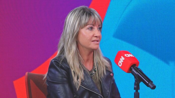 cris-gambare-avalia-futebol-feminino-no-brasil-e-aponta-caminho-para-clubes