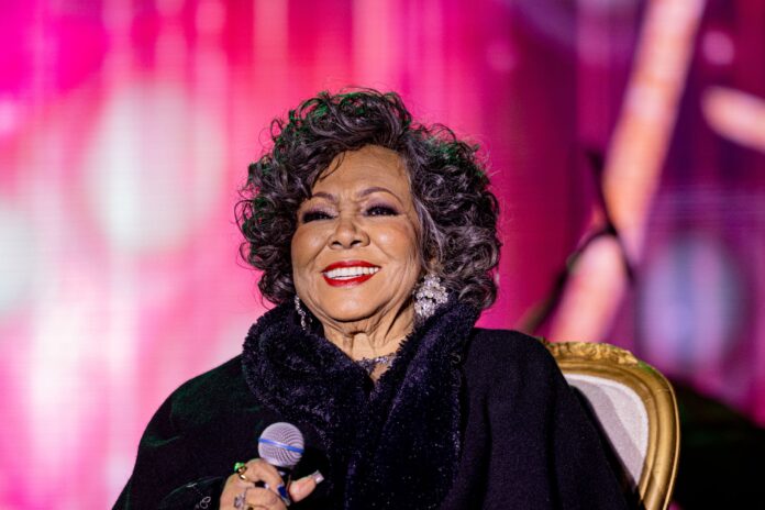 alcione-abre-o-jogo-sobre-a-vida-amorosa:-“namoradeira”