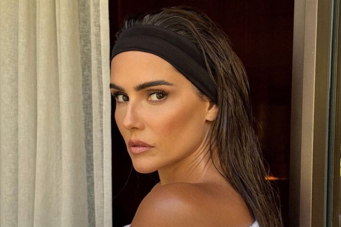 deborah-secco-diz-que-ja-namorou-mulheres-e-revela-se-namoro-atual-e-monogamico