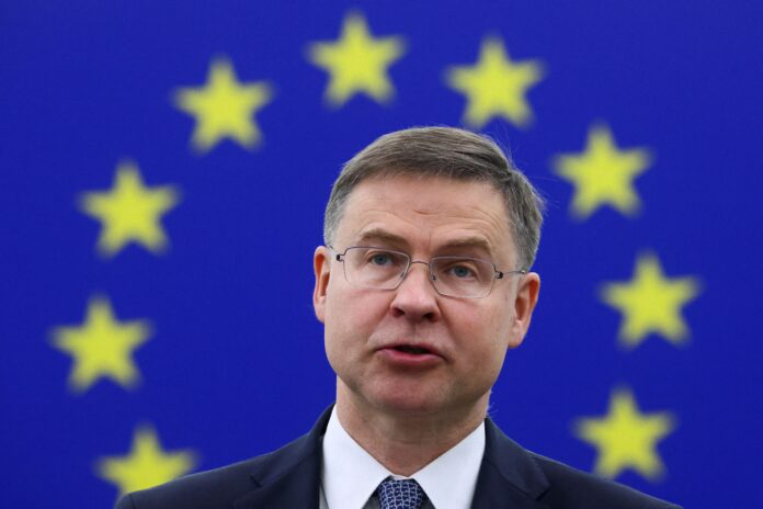 comissario-da-ue-diz-que-negociam-com-os-eua-para-acordo-antes-de-prazo