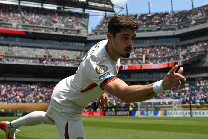 torcida-do-flamengo-se-derrete-e-pede-contratacao-de-astro-do-chelsea