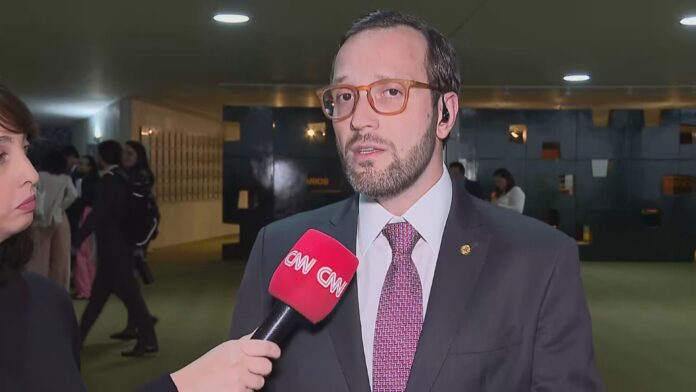 “lula-esta-provocando-eua-reiteradamente”,-diz-deputado-filipe-barros-a-cnn