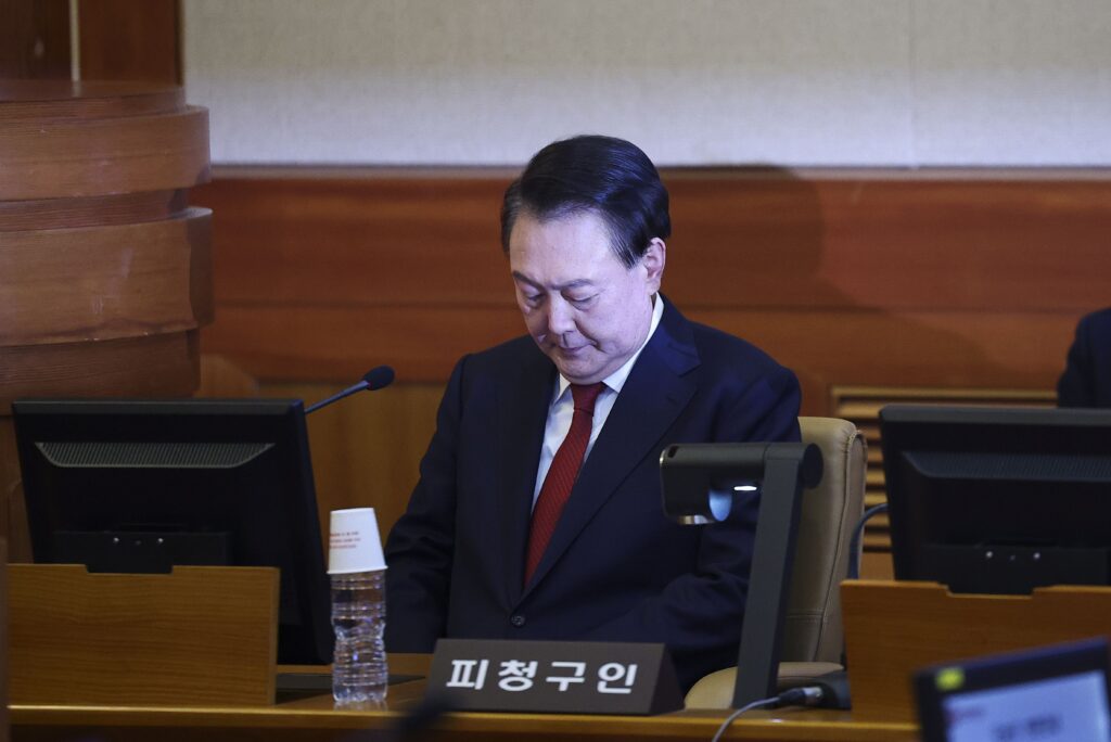 ex-presidente-da-coreia-do-sul-e-preso-novamente-por-decreto-de-lei-marcial