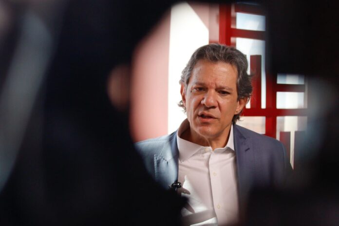 haddad-culpa-bolsonaro-por-acao-de-trump-e-ve-“tiro-no-pe”-da-direita