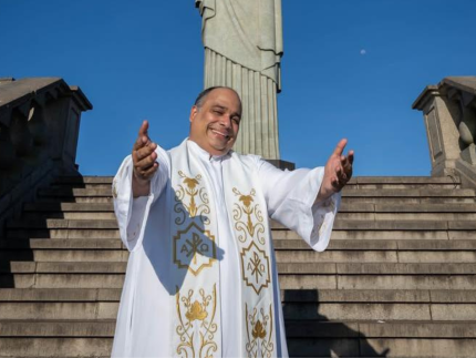 padre-omar-deve-retornar-ao-brasil-em-aeroambulancia-apos-acidente-na-venezuela