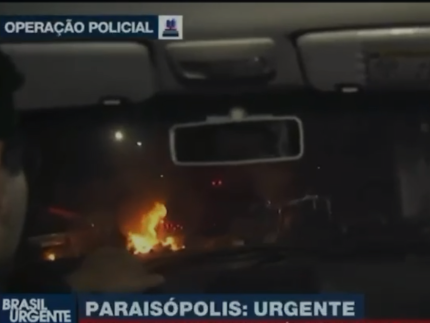 equipe-de-reportagem-da-band-e-cercada-durante-cobertura-em-paraisopolis