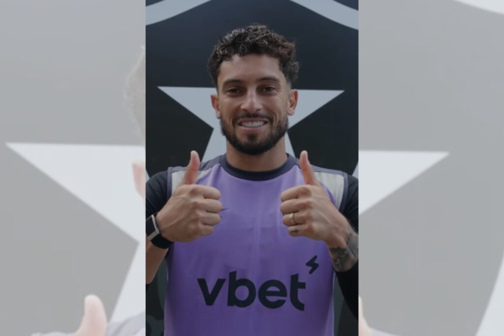 video:-alex-telles-convoca-torcida-para-vasco-x-botafogo-no-df