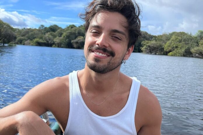 rodrigo-simas-fala-sobre-sexualidade-e-vontade-de-ser-pai