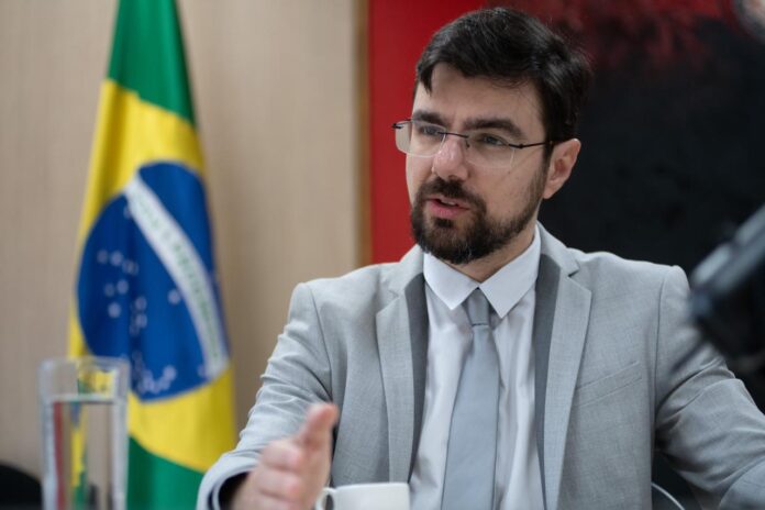 secretario-da-fazenda-critica-governadores-que-comemoraram-tarifaco