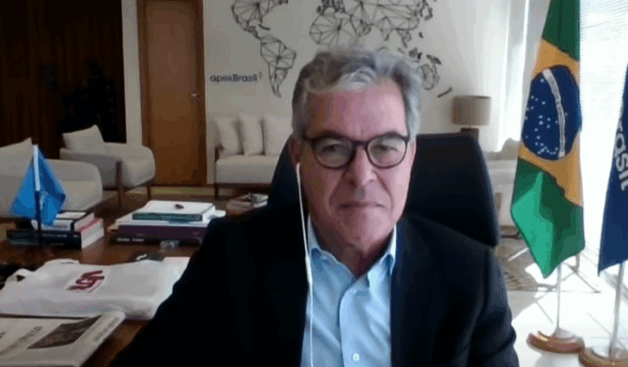 brasil-pode-pedir-90-dias-para-negociar-tarifa-de-trump,-diz-apex