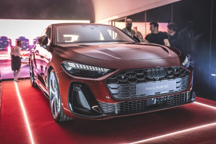 novo-audi-a5-tem-“teto-inteligente”-e-272-cv-para-rivalizar-com-bmw