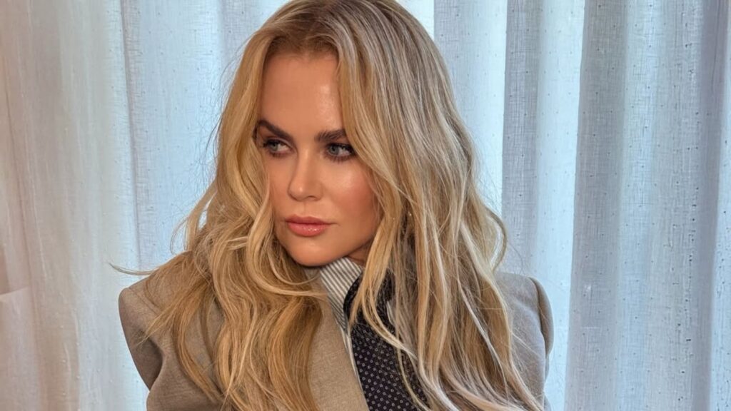 nicole-kidman-faz-aparicao-rara-com-os-cabelos-naturais;-veja