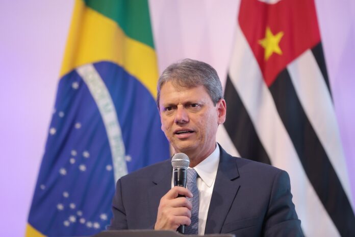 “precisamos-deixar-politica-de-lado”,-diz-tarcisio-sobre-tarifaco