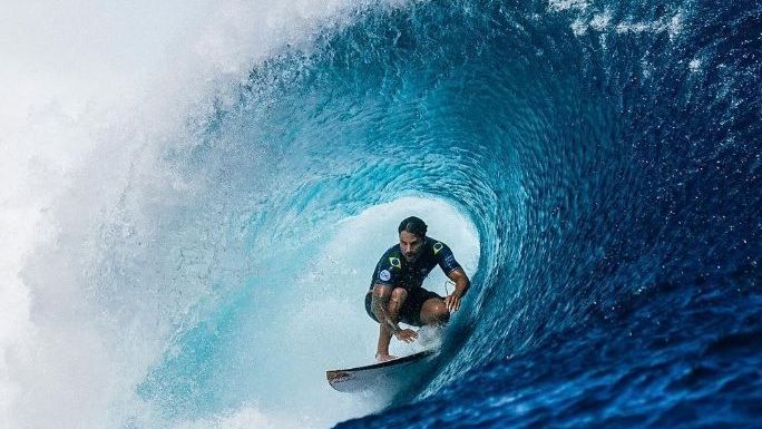 surfe:-italo-ferreira-supera-tubarao-para-avancar-na-liga-mundial