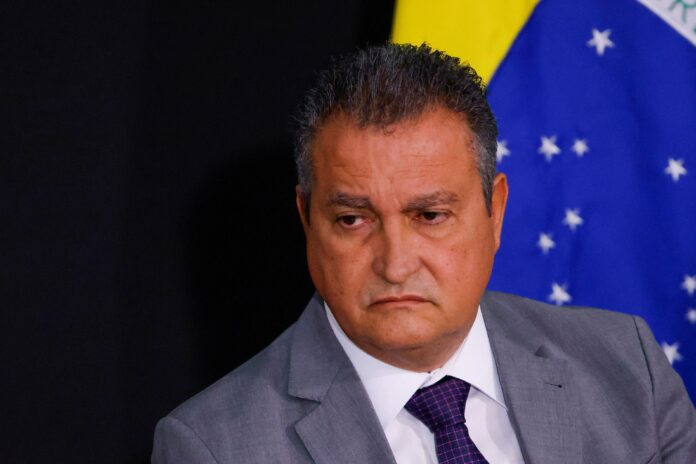 “parece-filme-de-sequestradores”,-diz-costa-sobre-familia-bolsonaro