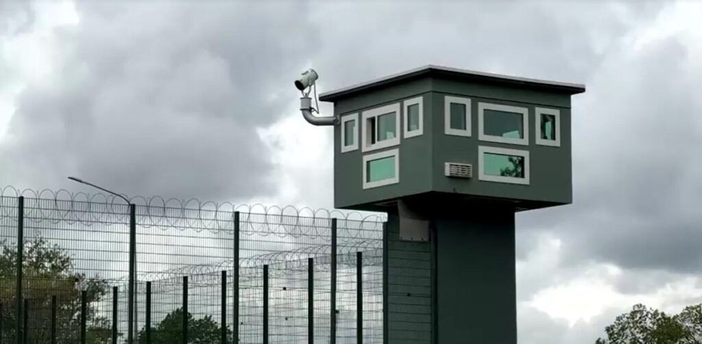 detento-se-esconde-em-bolsa-de-colega-de-cela-e-foge-de-prisao-na-franca