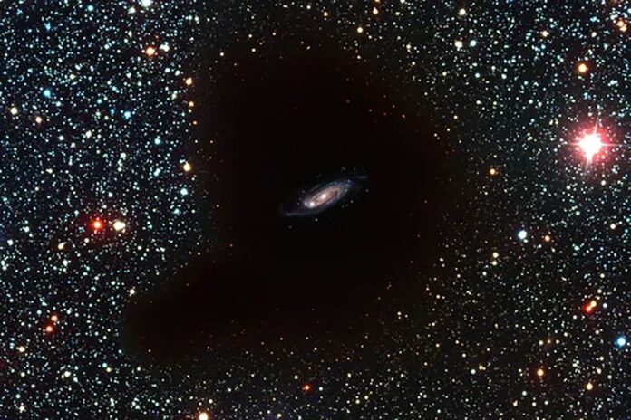 vazio-cosmico-pode-explicar-misterio-da-expansao-acelerada-do-universo