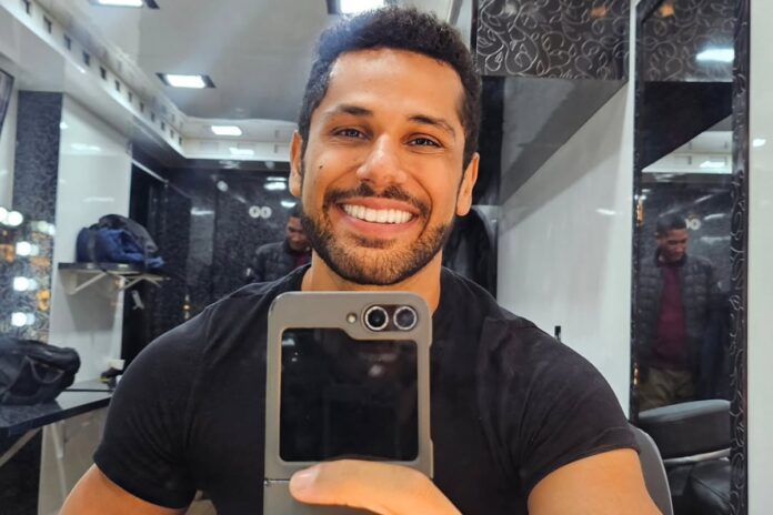 amaury-lorenzo-sensualiza-e-causa-alvoroco-com-clique-ousado