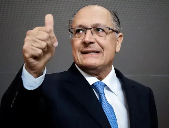 alckmin-revela-que-o-brasil-ja-dialogava-com-os-eua-antes-do-tarifaco-de-trump