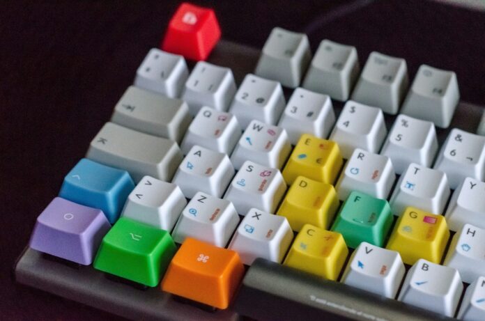 teclado-mecanico-ou-de-membrana:-qual-a-diferenca-e-o-mais-ideal?