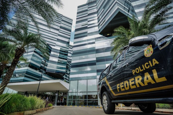 pf-investiga-trafico-internacional-de-brasileiras-para-europa