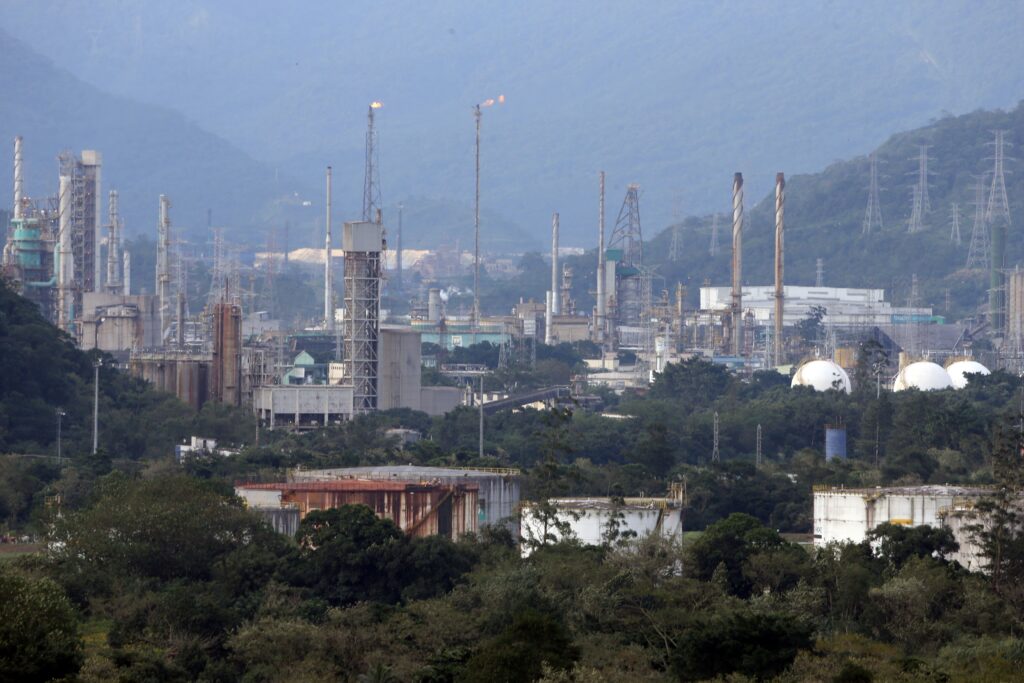 industriais-pressionarao-ministros-a-pedir-adiamento-de-tarifas-por-90-dias
