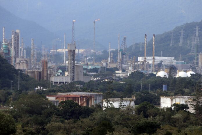 industriais-pressionarao-ministros-a-pedir-adiamento-de-tarifas-por-90-dias