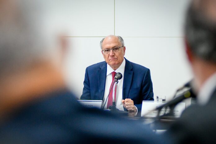 alckmin-sai-de-reuniao-com-agro-dizendo-que-nao-pedira-prazo-aos-eua