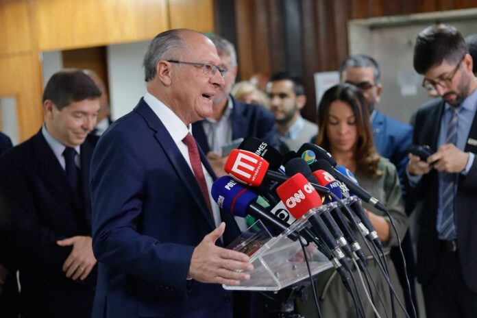 governo-tenta-abrir-dialogo-com-os-eua,-apos-ouvir-empresarios-e-agro