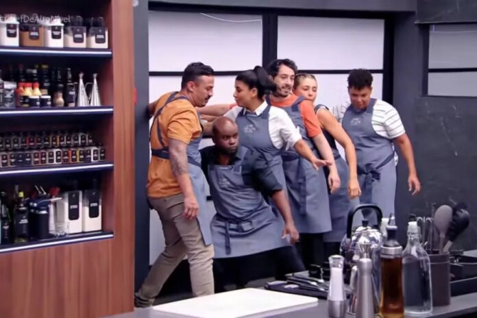 estreia-intensa-e-cheia-de-surpresas-no-‘chef-de-alto-nivel’.-quem-deixou-o-reality?