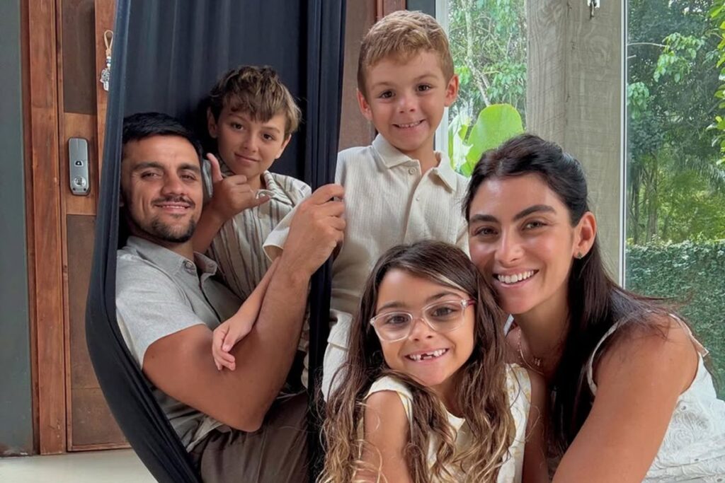 felipe-simas-celebra-apos-esposa-largar-carreira-para-cuidar-de-filhos