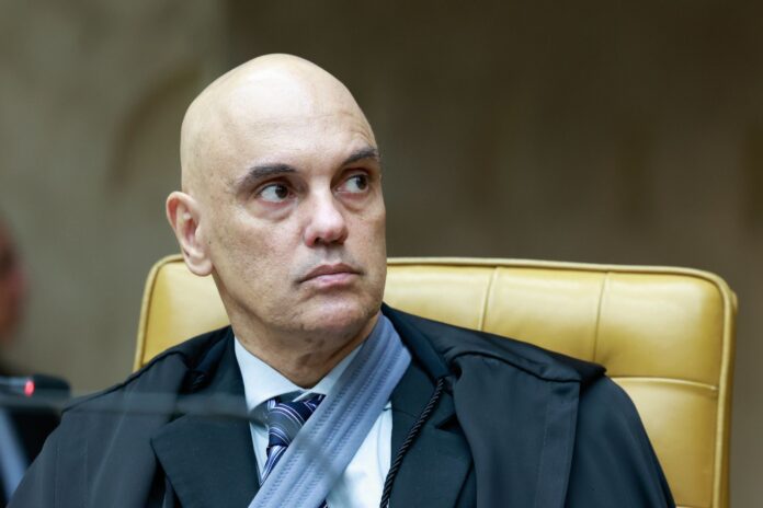 iof:-oposicao-ve-autoritarismo-de-moraes;-agu-fala-em-vitoria-institucional