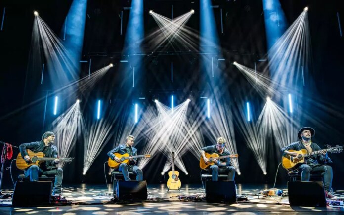 quarteto-40-fingers-estreia-no-brasil-com-show-de-classicos-do-rock-e-cinema