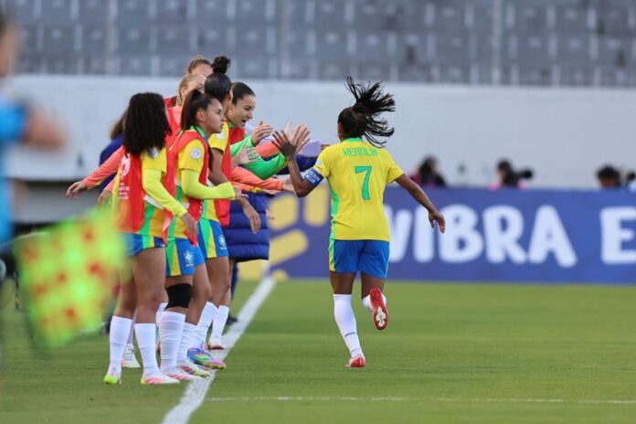 copa-america-feminina:-brasil-faz-6-a-0-na-bolivia-e-assume-lideranca